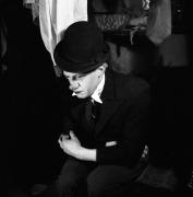 Un clown dans sa loge du cirque Medrano en 1938