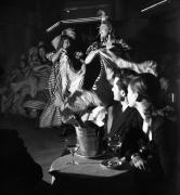 French Cancan dans un cabaret de Pigalle, Paris années 1930