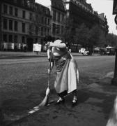 Concierge, boulevard du Montparnasse, Paris,1937