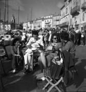 Elsa Henriquez et Micheline Presles sur le tournage de "Le soleil a toujours raison" de Pierre Billon, Saint-Tropez, 1942